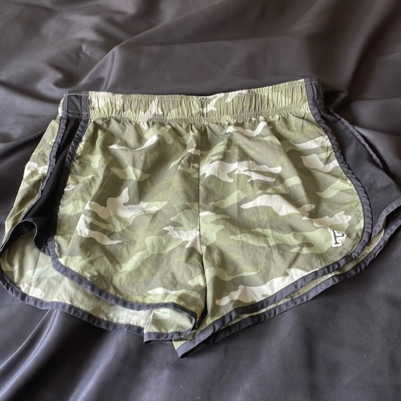 PINK by Victoria’s Secret camo work out short shorts Sz M - Picture 1 of 8